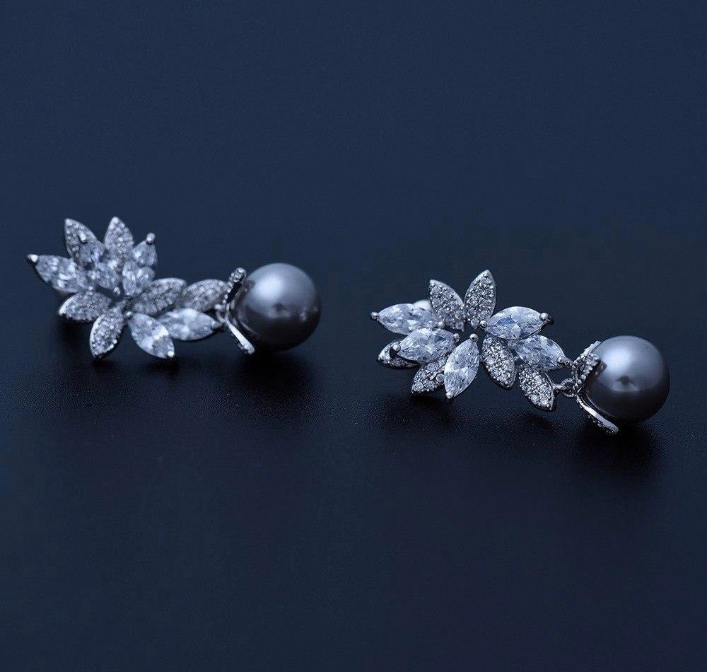 Posh Pearl Studs